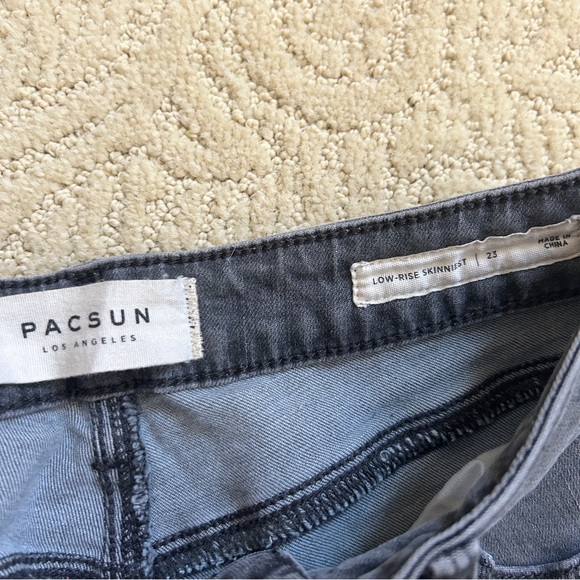 Low-rise Skinny Jeans - Picture 2 of 2